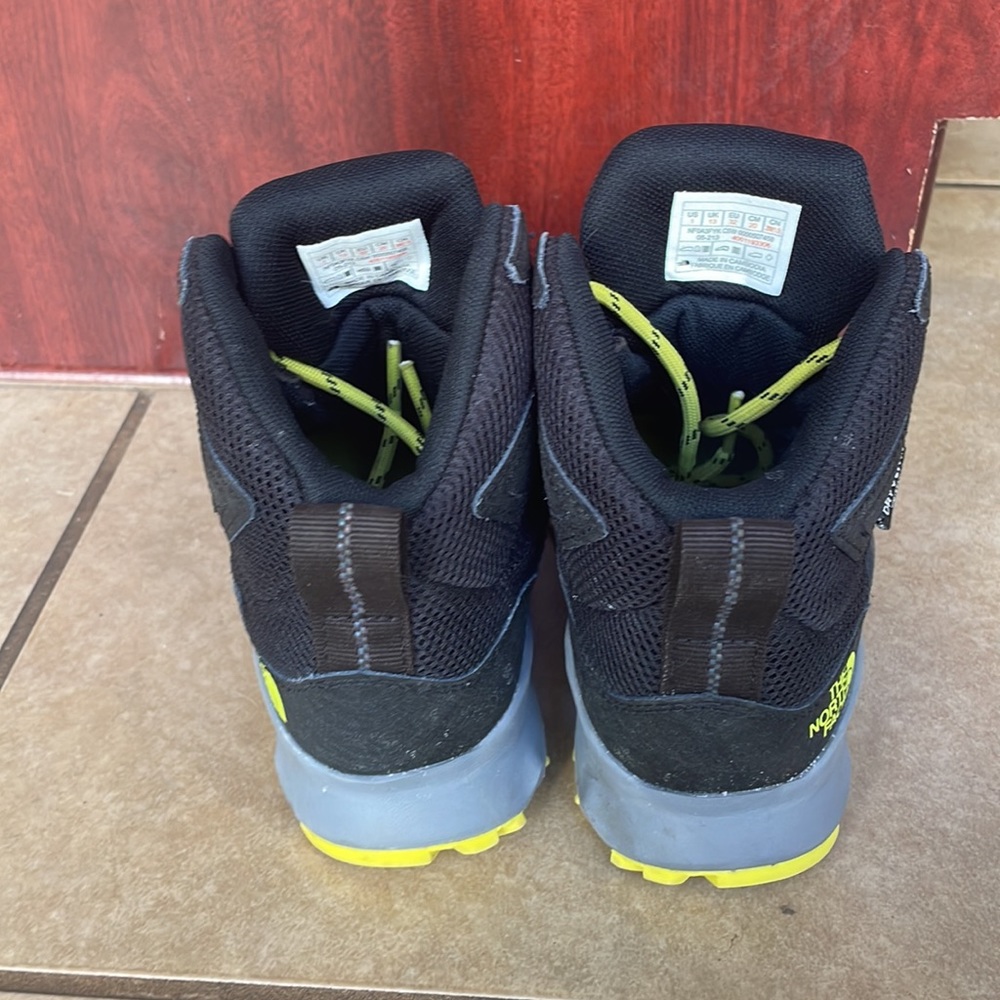 The North Face Kids Black and Yellow Boots - Picture 4 of 7